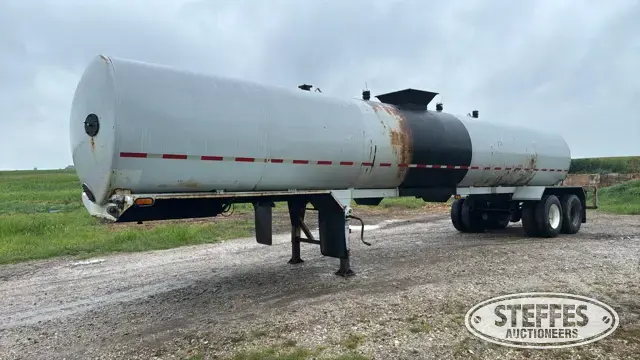 Manure tanker trailer