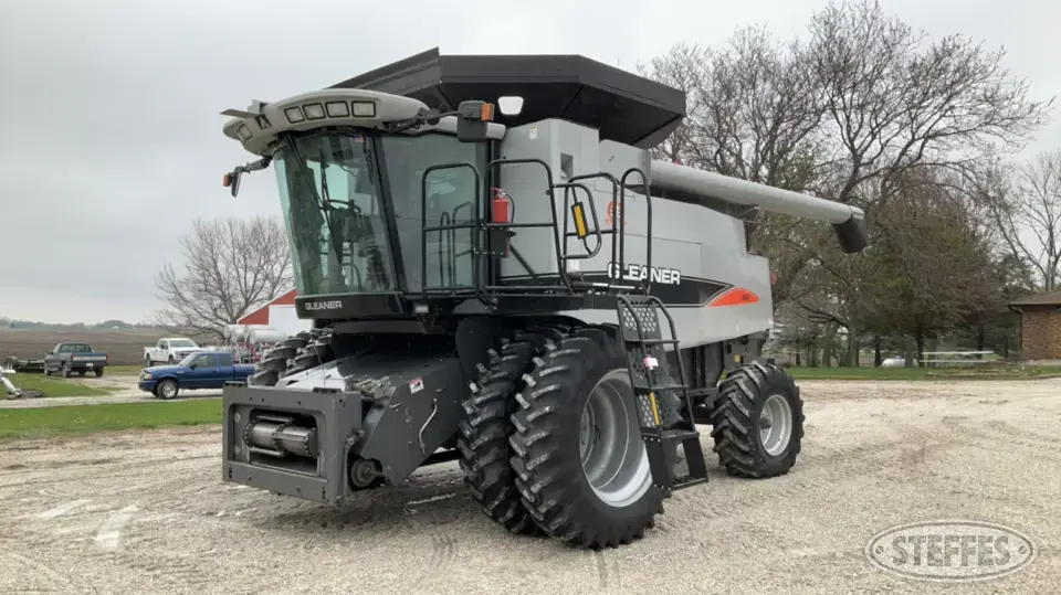 2008 Gleaner A65 Combine