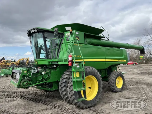 2011 John Deere 9770