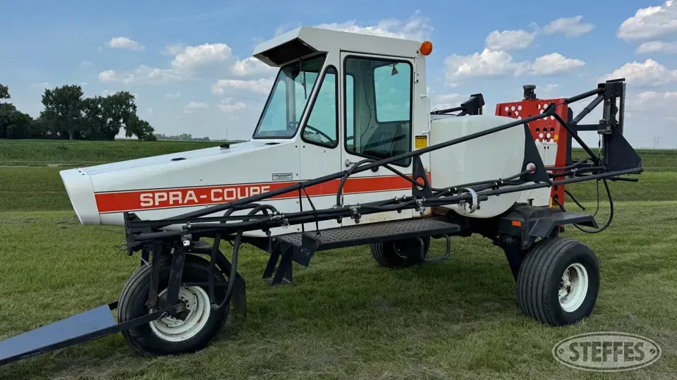 1986 Melroe Spray-Coup 216 Self-Propelled Sprayer
