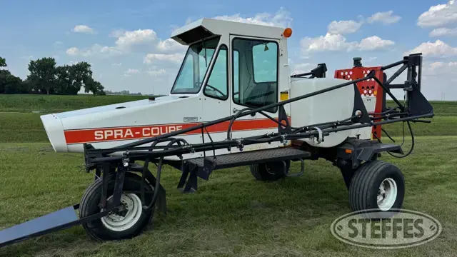 1986 Melroe Spray-Coup 216