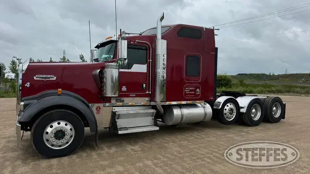 2004 Kenworth W900L