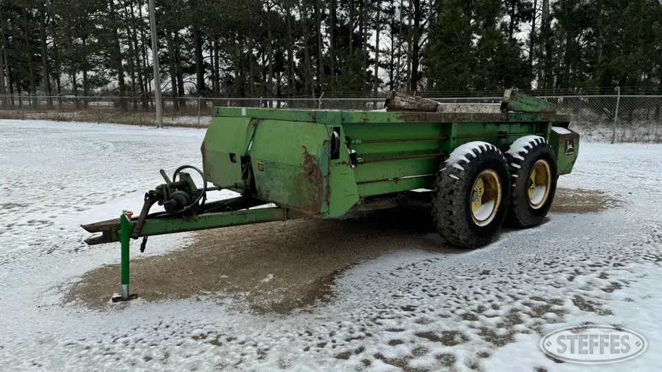 John Deere 660 Manure Application Equipment