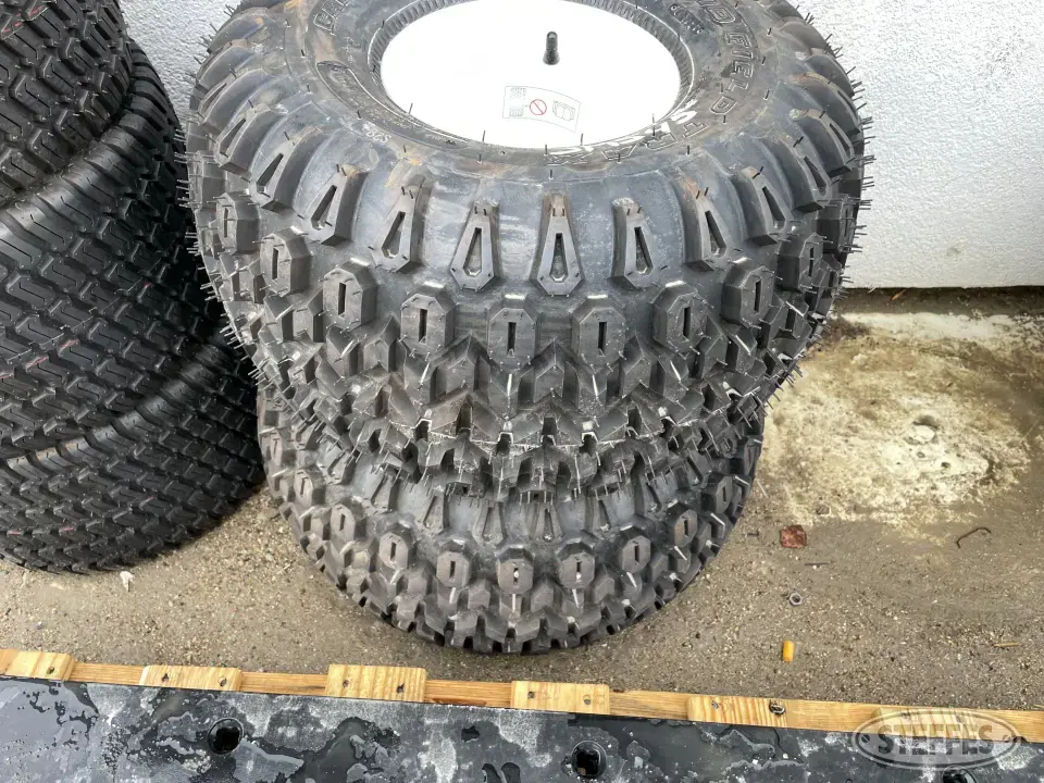 Carlisle HD Fieldtrax Tractor-Implement Tire