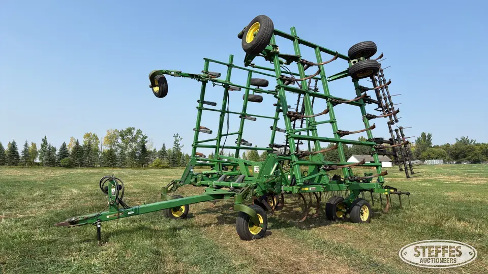 2007 John Deere 2410 Chisel Plow