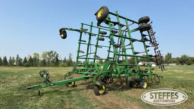 2007 John Deere 2410