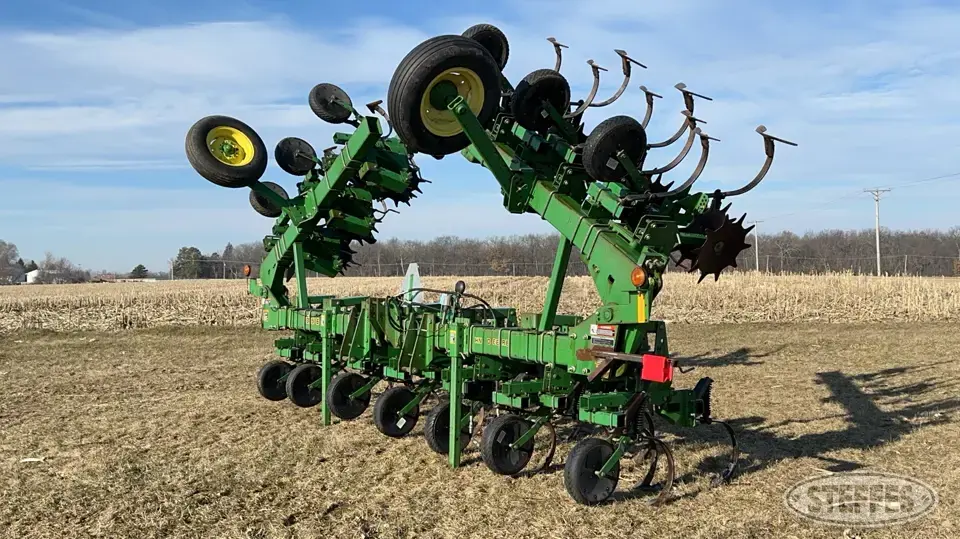 John Deere 856 Row Crop Cultivator