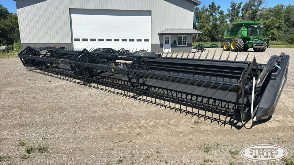 2011 MacDon FD70 Draper Head
