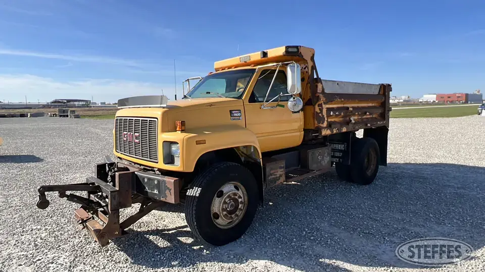 2002 GMC C7500 Dump Truck