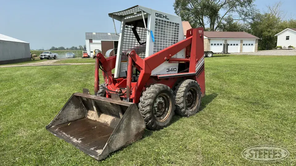 Gehl 3410 Wheeled Skid Steer