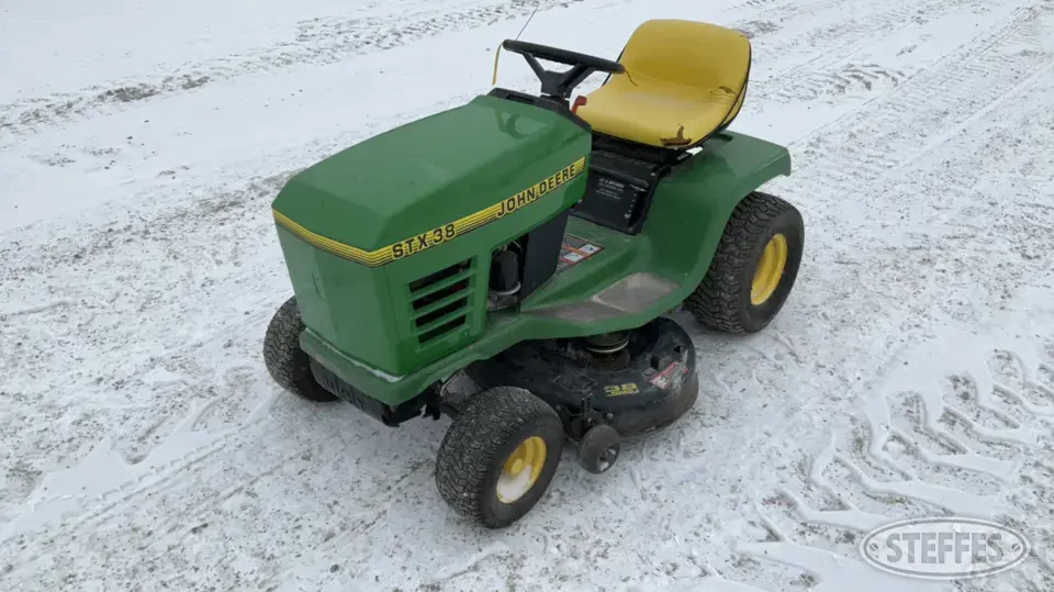 John Deere STX38 Lawn Tractor