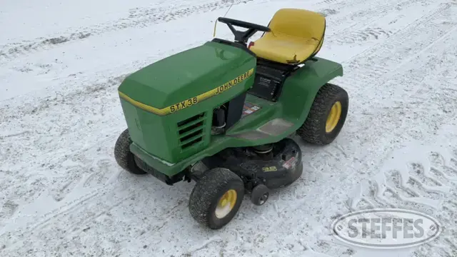 John Deere STX38
