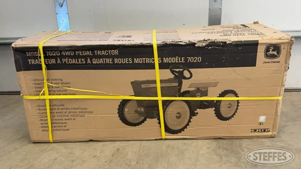 John Deere 7020 Personal Property