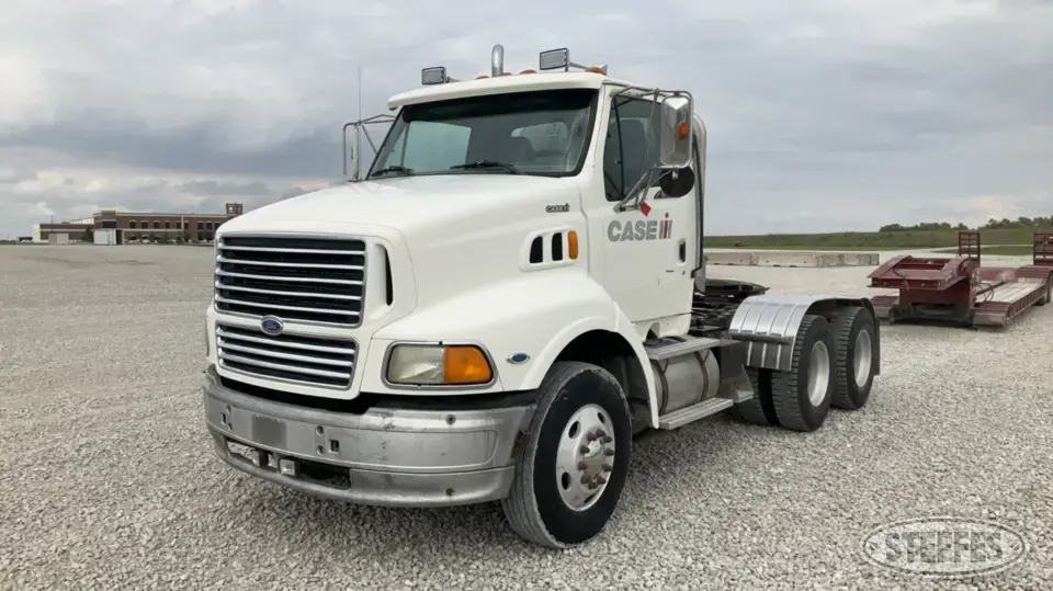 1997 Ford Aeromax Conventional Truck without Sleeper