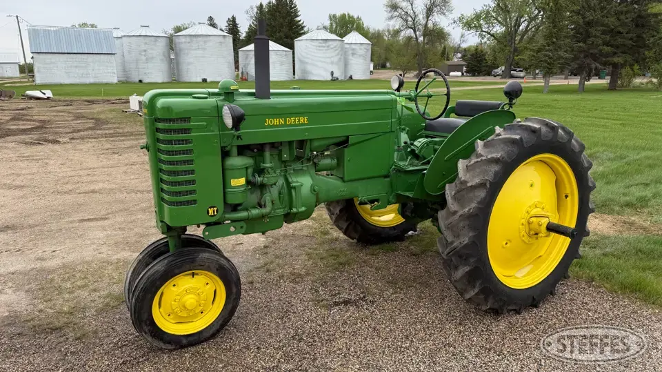 1950 John Deere MT Collectible Tractor