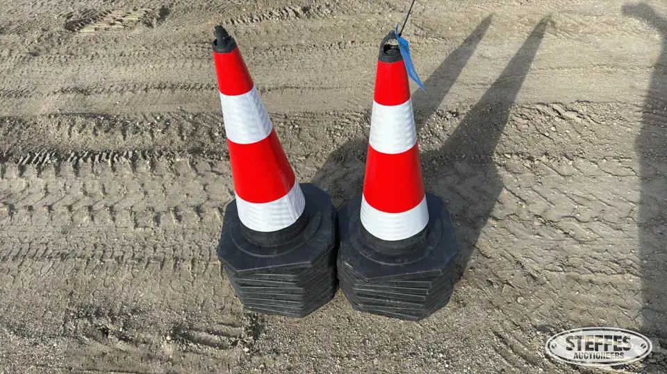 (15) Safety cones Construction Support Item