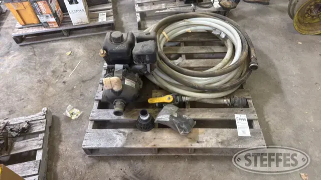 Banjo self-priming pump