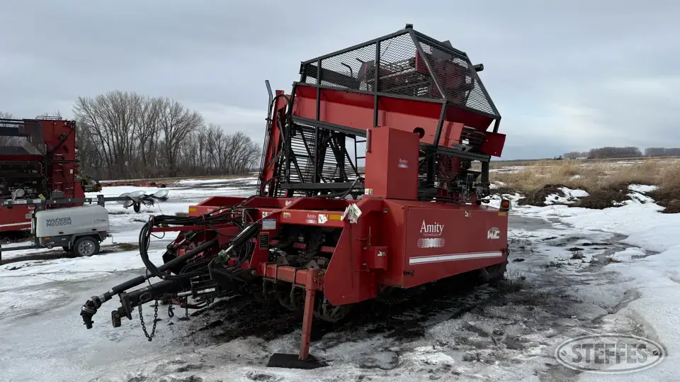 Amity R996 Sugarbeet Harvester