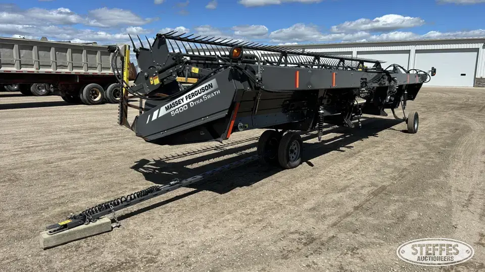 2018 Massey Ferguson 5400 DynaSwath Draper Head