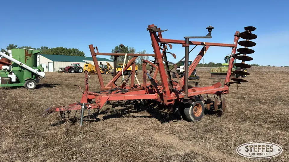 International 490 Disc