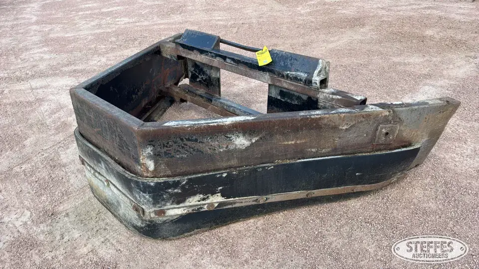 Skid steer feed pusher Skid Steer Attachments-Other