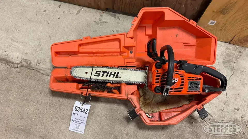 Stihl 011 AV saw Power Tool