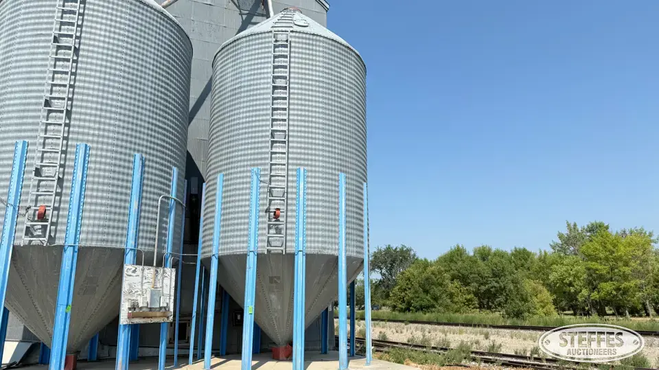 Hopper bin