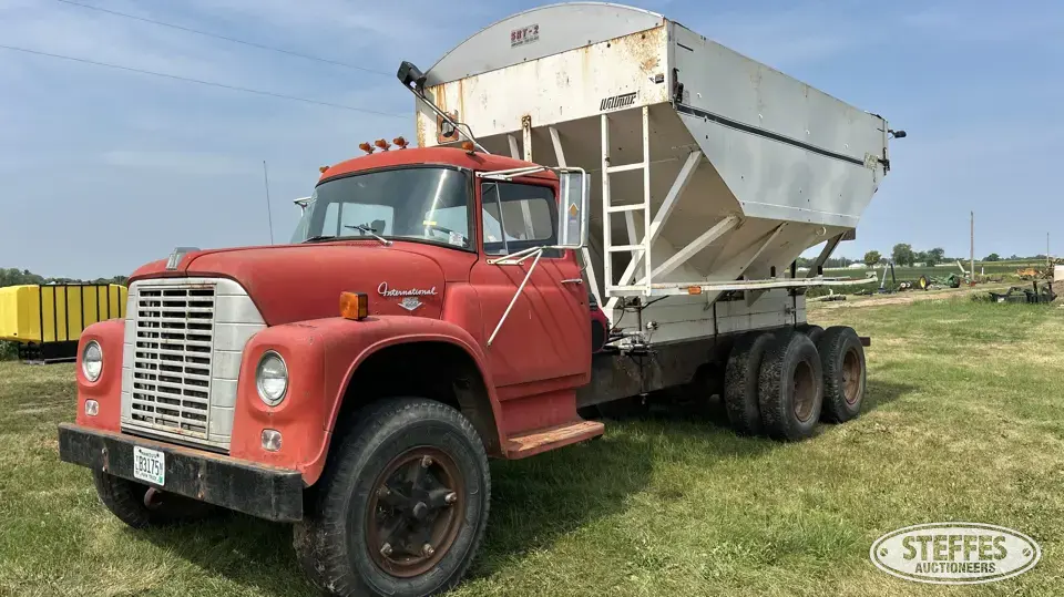 1967 International 1800 Loadstar Tender Truck