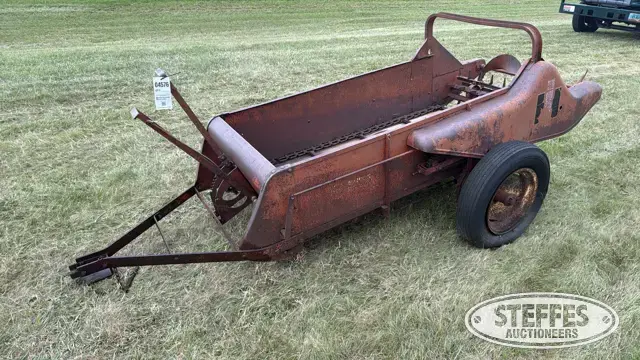 International manure spreader