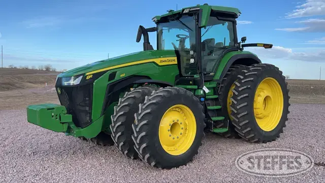 2022 John Deere 8R 410