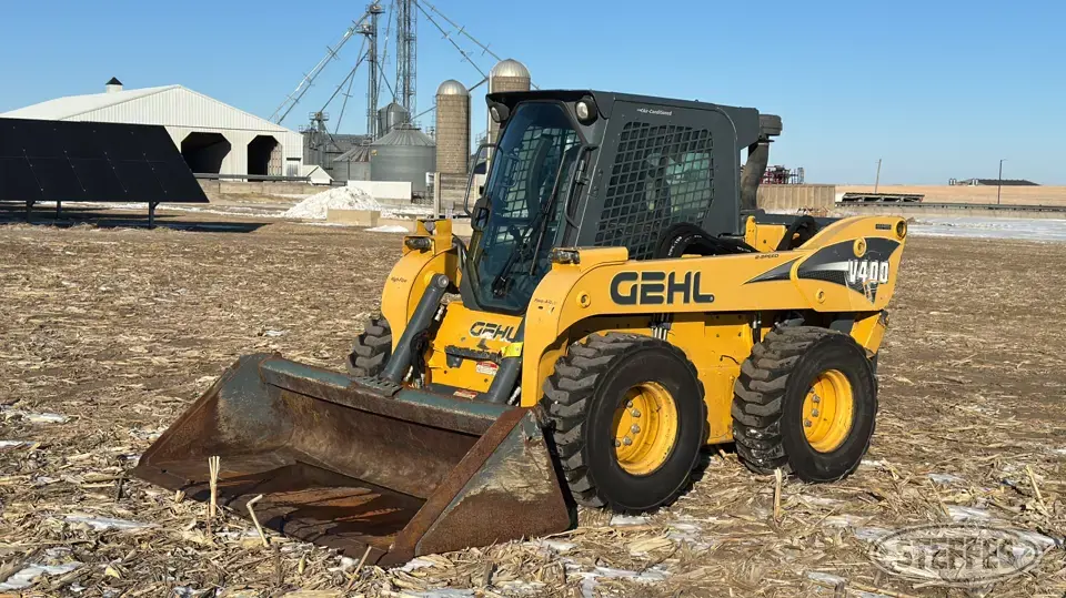 2015 Gehl V400 Wheeled Skid Steer