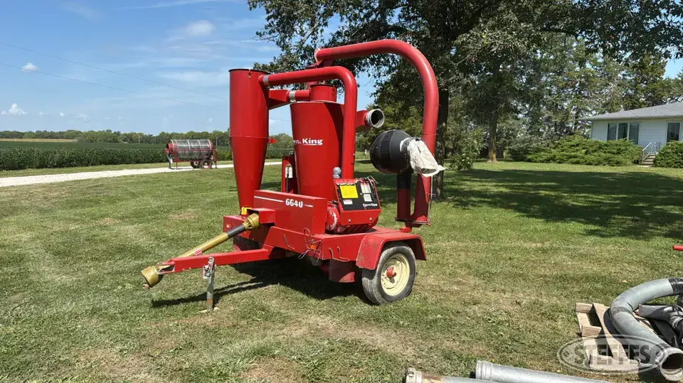 Farm King 6640 Pneumatic Grain Equipment