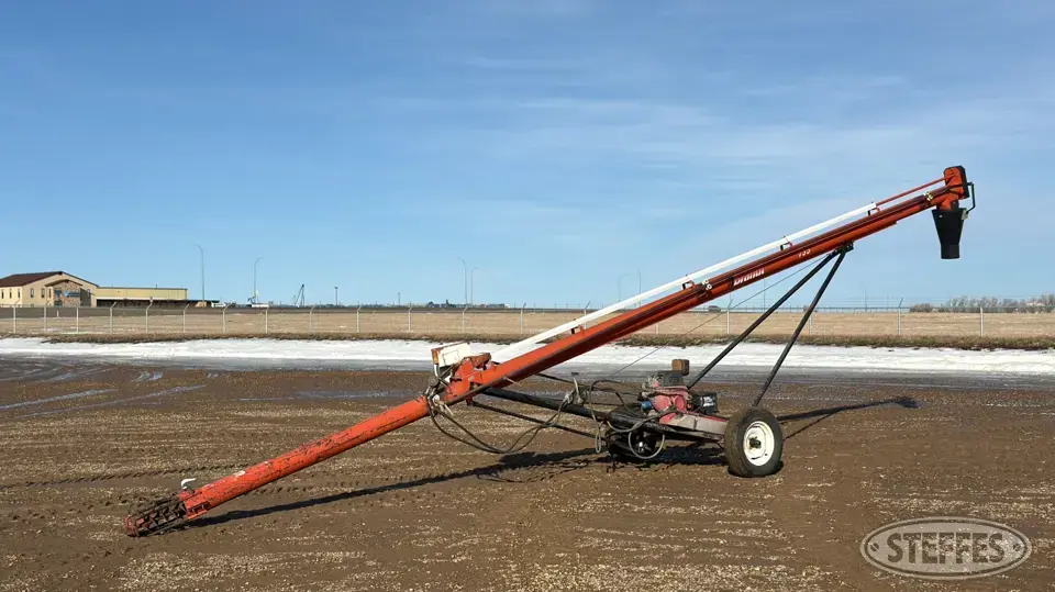 Brandt 735 Straight Auger