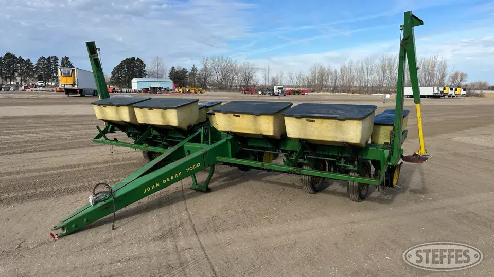 John Deere 7000 Less Than 12 Row Planter
