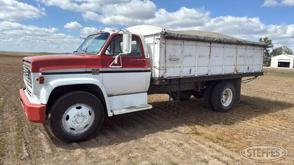 1974 Chevrolet C60 Custom Deluxe Grain Truck