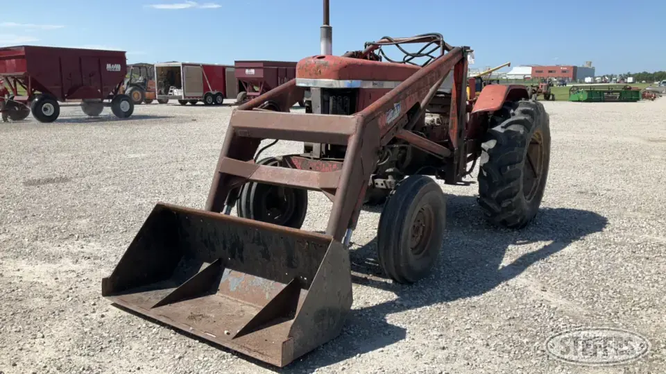 1965 Massey Ferguson Super 90 2WD Tractor
