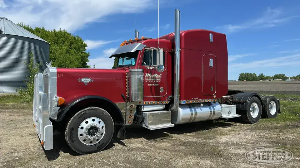 2000 Peterbilt 379 EXHD Conventional Truck with Sleeper