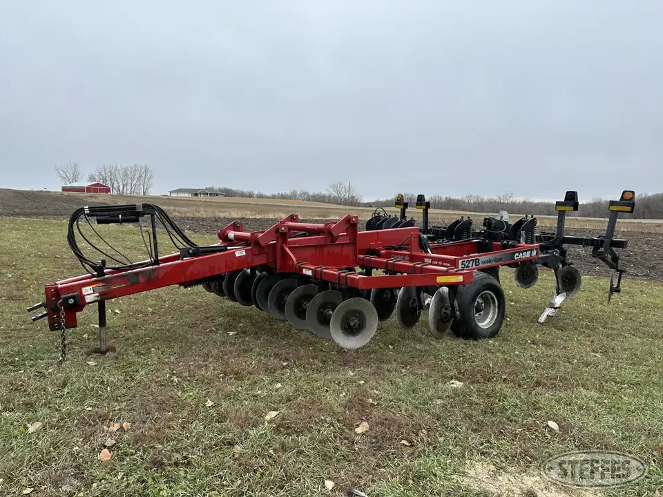Case IH 527B Ecolo-Tiger Ripper
