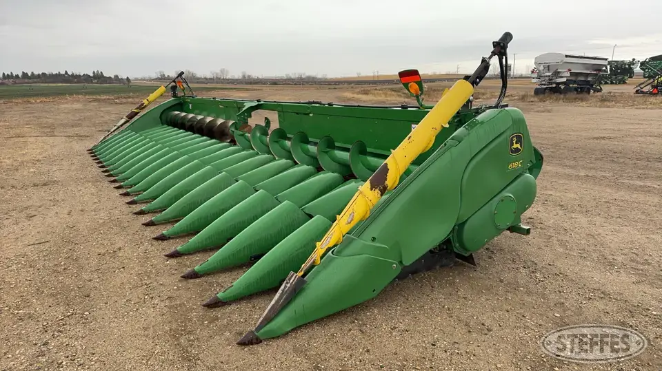 2015 John Deere 618C Corn Head