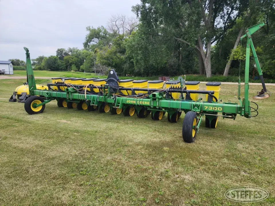 John Deere 7300 12 or More Row Planter