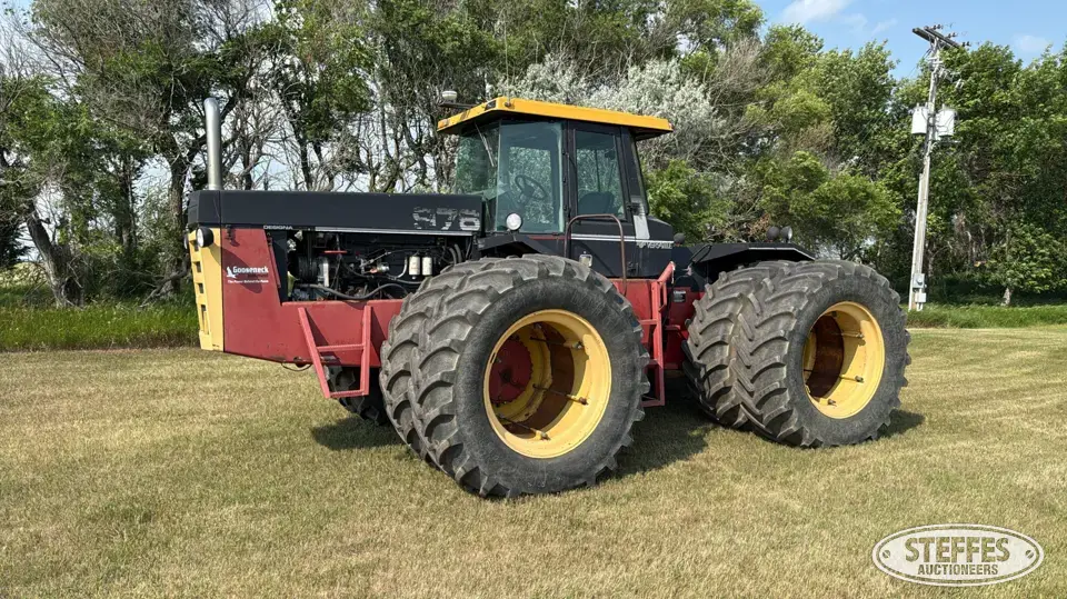 1988 Versatile 976 Designation 6 4WD Tractor