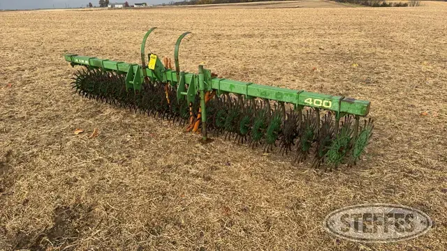 John Deere 400