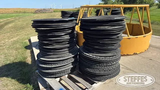 (100) Rubber Tire Sidewalls