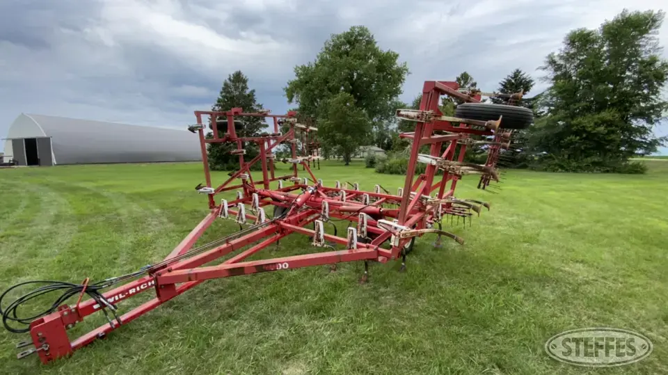 Wil-Rich 2500 Field Cultivator