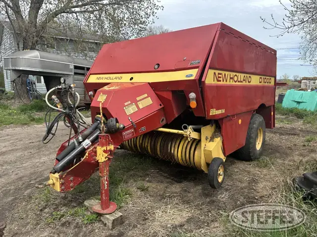 New Holland D1000