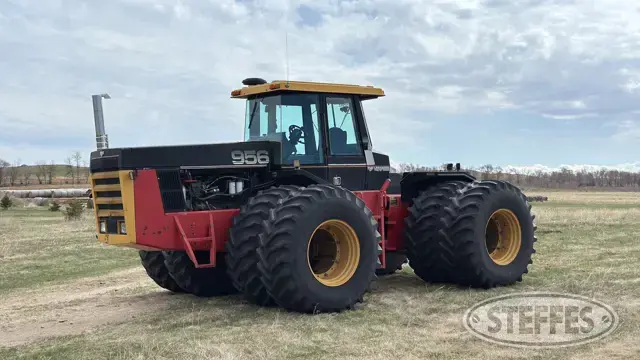1985 Versatile 956