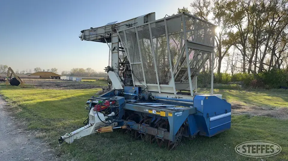 Art's Way Heath 680A Sugarbeet Harvester