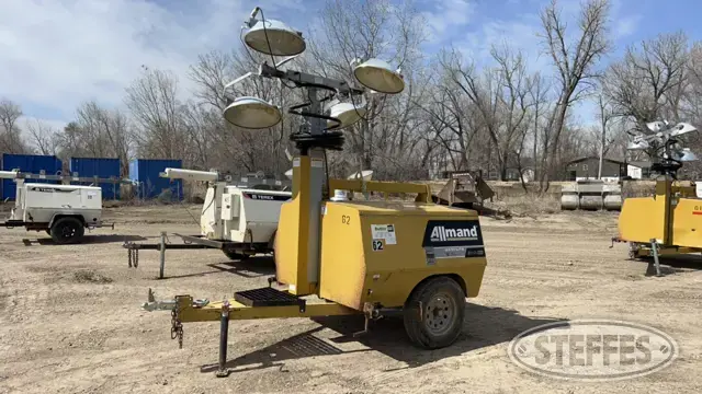 2012 Allmand Maxi-Light V-TWR