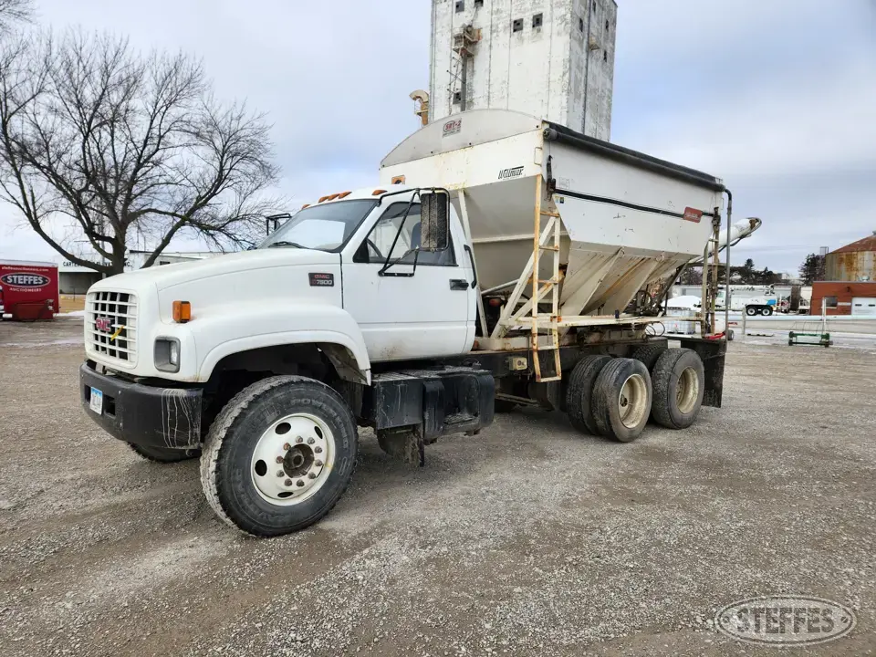 2002 GMC C7500 Single Axle Boxed Truck
