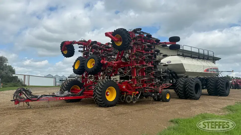 2022 Bourgault 3335 ParaLink Hoe Drill Air Drills and Air Seeder